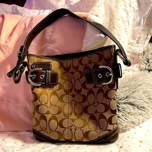 Coach shoulder purse, barely used